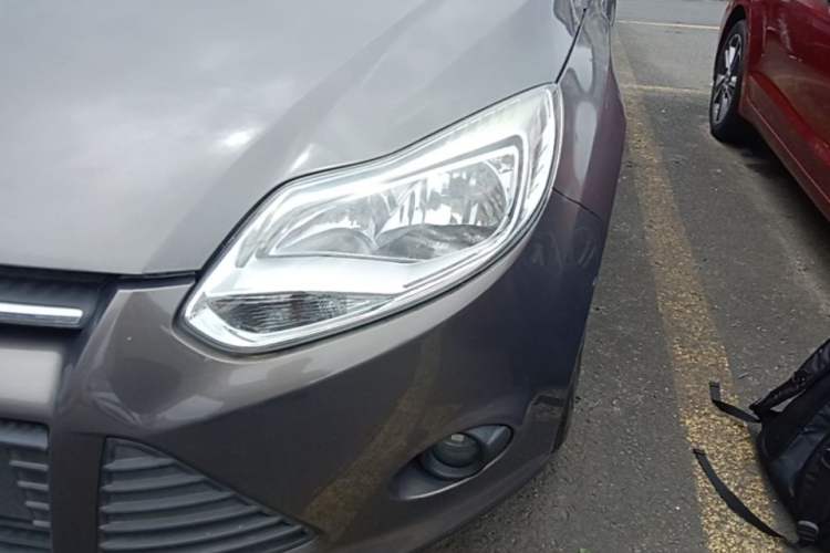 Used Ford Focus 2012 Sedan 1.6L Automatic Comfort Model Left Front Headlight