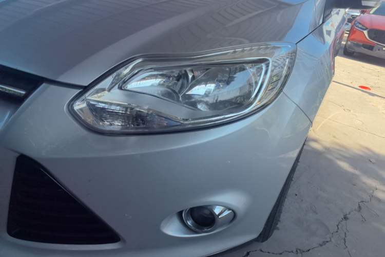 Used Ford Focus 2012 Sedan 1.6L Automatic Fashion Edition Left Front Headlight