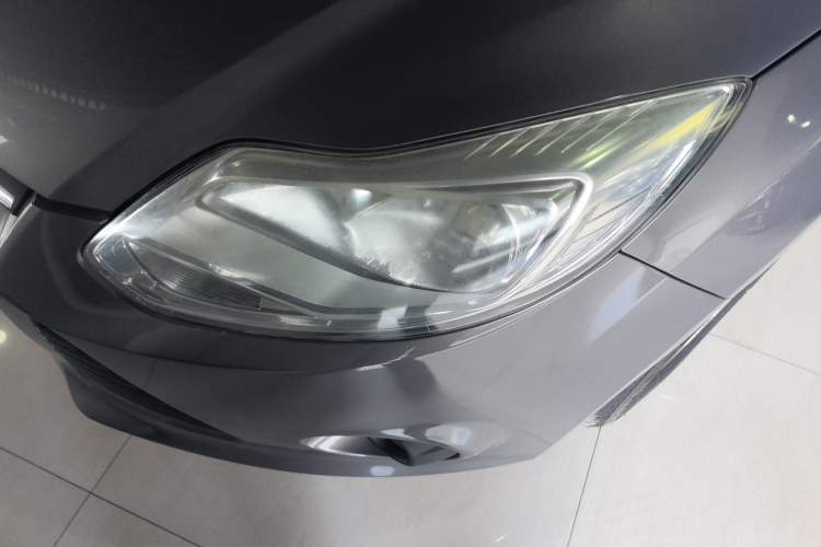 Used Ford Focus 2012 Sedan 1.6L Automatic Comfort Model Left Front Headlight