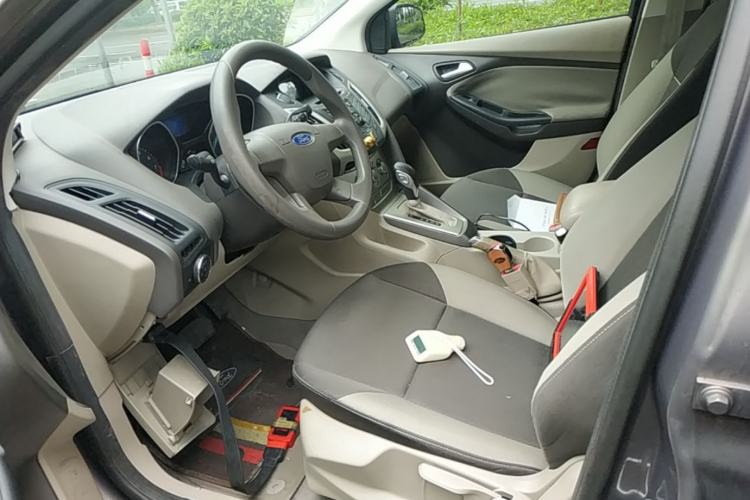 Used Ford Focus 2012 Sedan 1.6L Automatic Comfort Model Left Front Seat