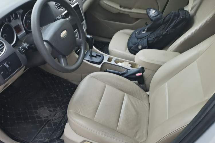 Used Ford Focus 2012 Sedan Classic 1.8L Automatic Fashion Edition Left Front Seat