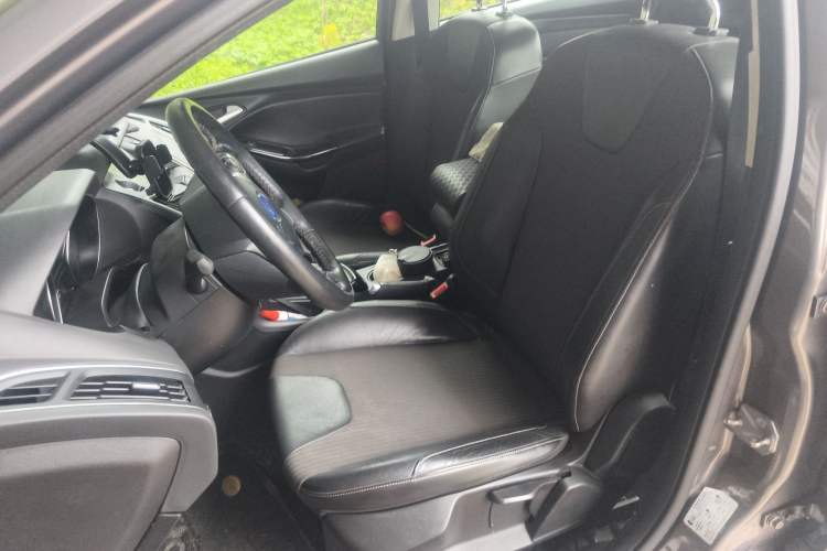 Used Ford Focus 2012 Sedan 1.6L Automatic Fashion Edition Left Front Seat