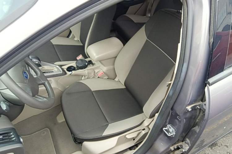 Used Ford Focus 2012 Sedan 1.6L Automatic Comfort Model Left Front Seat