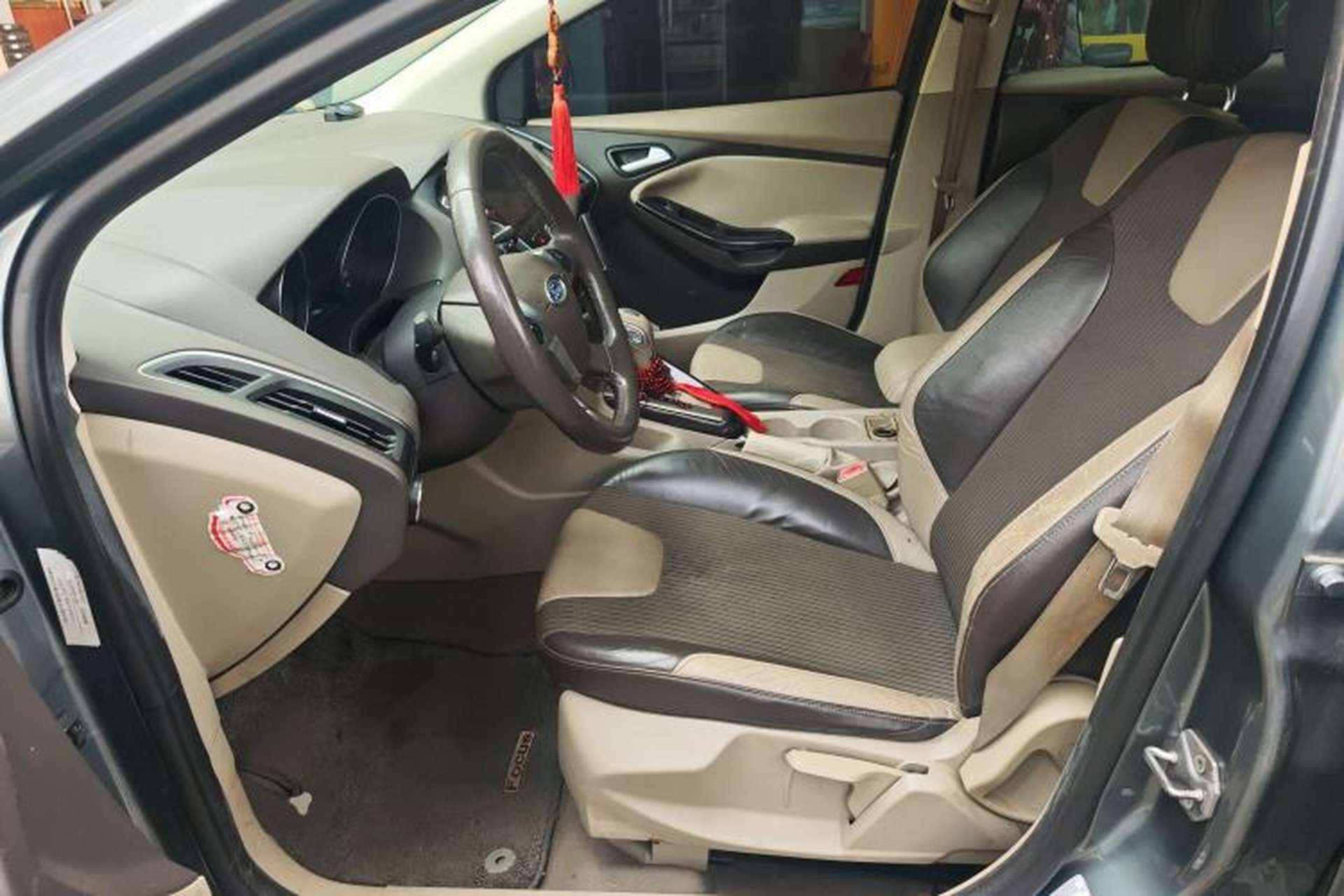 Used Ford Focus 2012 Sedan 1.6L Automatic Fashion Edition Left Front Seat