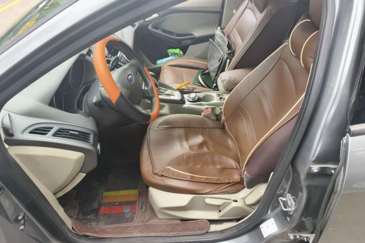 Used Ford Focus 2012 Sedan 1.6L Automatic Comfort Model Left Front Seat