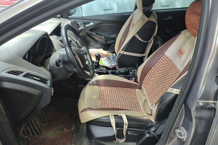 Used Ford Focus 2012 Sedan 1.6L Manual Fashion Edition Left Front Seat