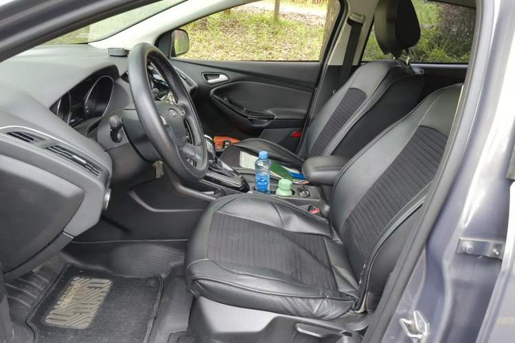 Used Ford Focus 2012 Sedan 1.6L Automatic Fashion Edition Left Front Seat