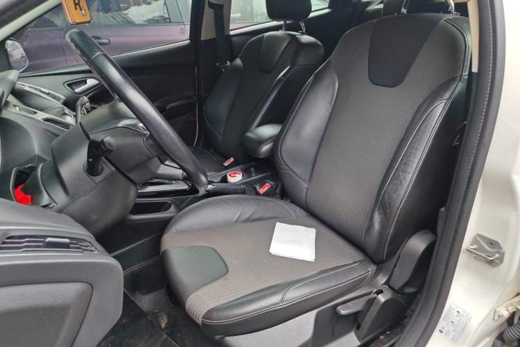 Used Ford Focus 2012 Hatchback 1.6L Automatic Fashion Edition Left Front Seat