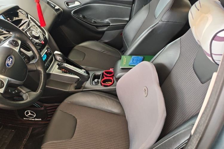 Used Ford Focus 2012 Hatchback 2.0L Automatic Luxury Sport Model Left Front Seat