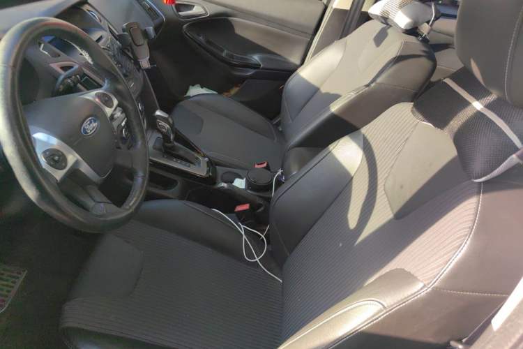 Used Ford Focus 2012 Sedan 1.6L Automatic Fashion Edition Left Front Seat