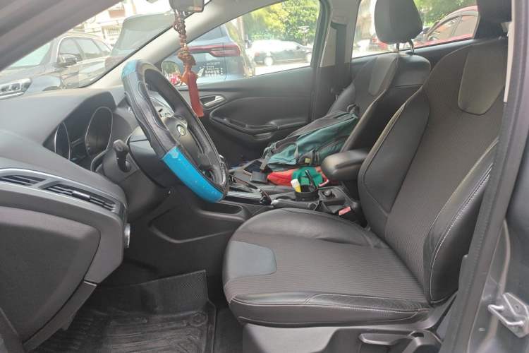 Used Ford Focus 2012 Sedan 1.6L Automatic Fashion Edition Left Front Seat