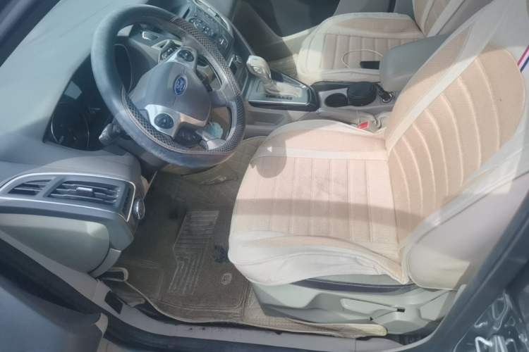 Used Ford Focus 2012 Sedan 1.6L Automatic Fashion Edition Left Front Seat