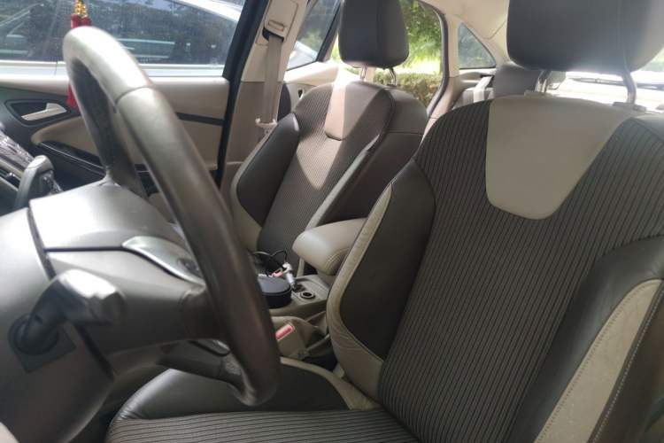 Used Ford Focus 2012 Sedan 1.6L Automatic Fashion Edition Left Front Seat