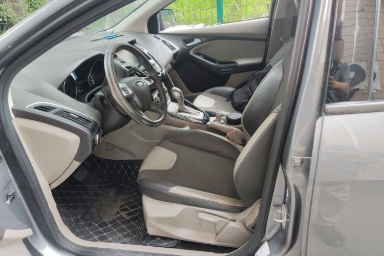 Used Ford Focus 2012 Hatchback 1.6L Automatic Fashion Edition Left Front Seat