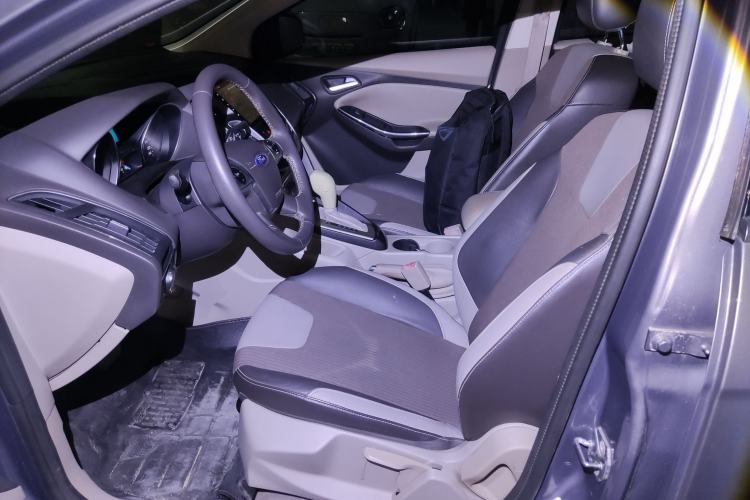 Used Ford Focus 2012 Sedan 1.6L Automatic Fashion Edition Left Front Seat