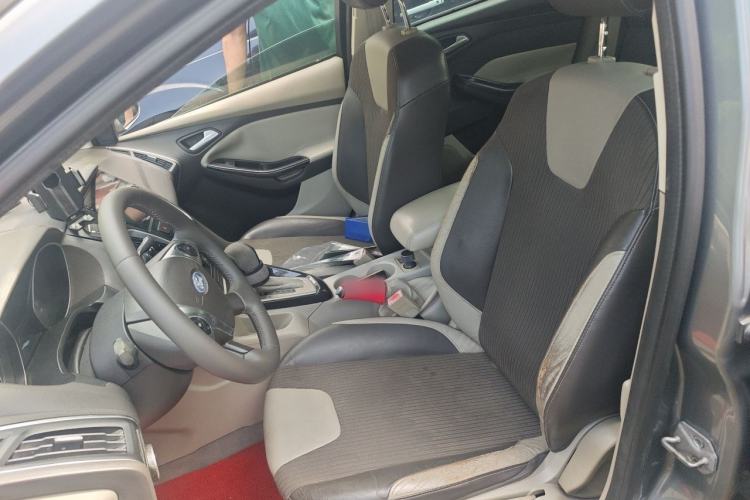 Used Ford Focus 2012 Sedan 1.6L Automatic Fashion Edition Left Front Seat