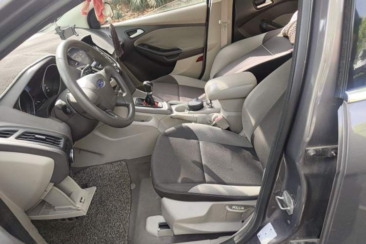Used Ford Focus 2012 Sedan 1.6L Manual Comfort Model Left Front Seat