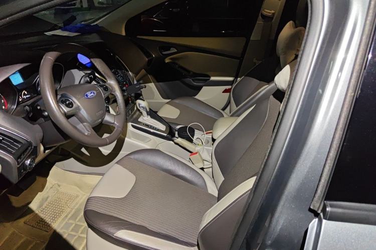 Used Ford Focus 2012 Sedan 1.6L Automatic Fashion Edition Left Front Seat
