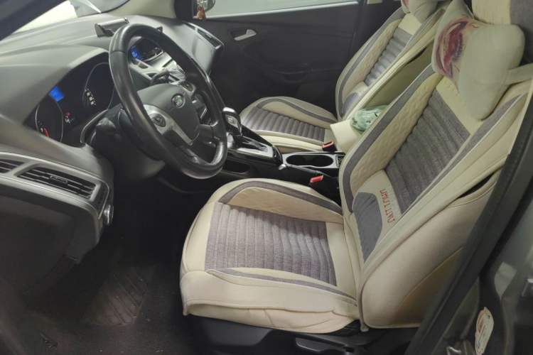 Used Ford Focus 2012 Sedan 1.6L Automatic Fashion Edition Left Front Seat