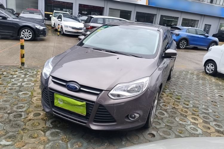 Used Ford Focus 2012 Sedan 1.6L Manual Fashion Edition Guazi used car, China used car export, Used car for sale, Used cars, Cheapest cars for sale