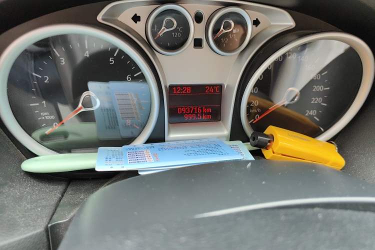 Used Ford Focus 2012 Hatchback Classic 1.8L Manual Base Model Odometer Close Up
