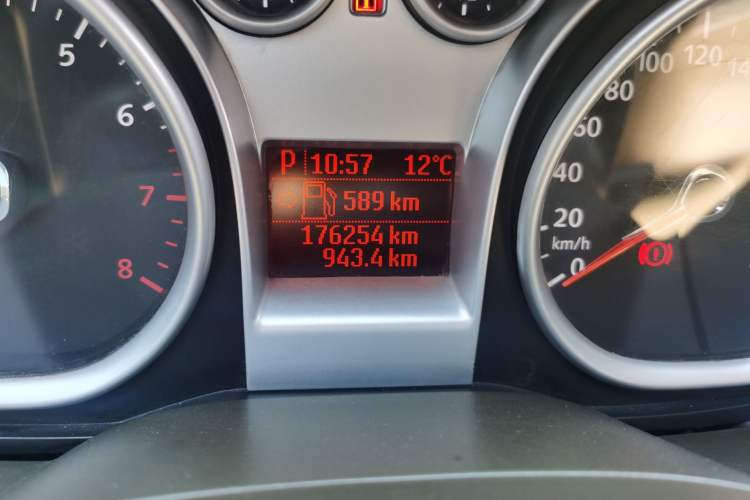 Used Ford Focus 2012 Hatchback Classic 1.8L Automatic Fashion Edition Odometer Close Up