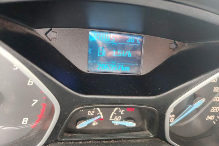 Used Ford Focus 2012 Sedan 1.6L Automatic Fashion Edition Odometer Close Up