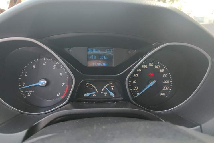 Used Ford Focus 2012 Sedan 1.6L Automatic Fashion Edition Odometer Close Up