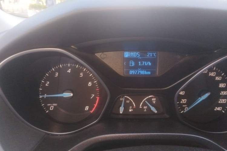 Used Ford Focus 2012 Sedan 1.6L Automatic Fashion Edition Odometer Close Up