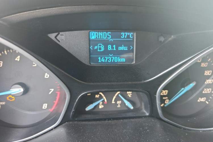 Used Ford Focus 2012 Sedan 1.6L Automatic Fashion Edition Odometer Close Up