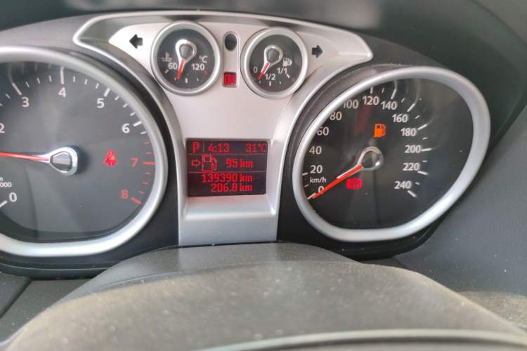 Used Ford Focus 2012 Hatchback Classic 1.8L Automatic Fashion Edition Odometer Close Up
