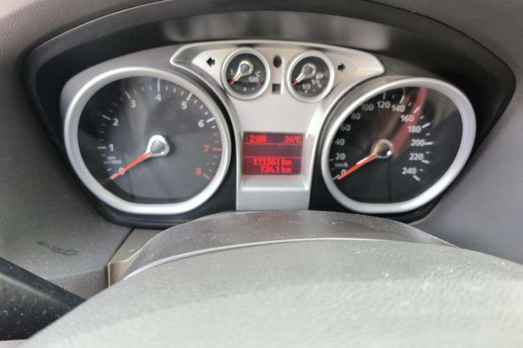 Used Ford Focus 2012 Sedan Classic 1.8L Manual Base Model Odometer Close Up