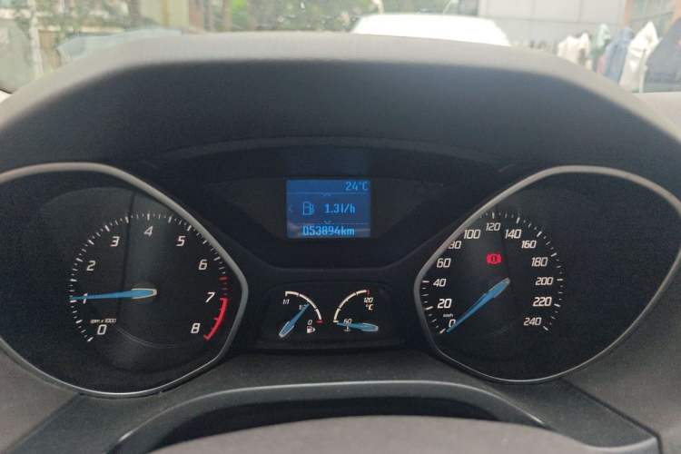 Used Ford Focus 2012 Sedan 1.6L Manual Fashion Edition Odometer Close Up