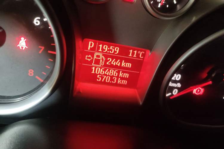 Used Ford Focus 2012 Sedan Classic 1.8L Automatic Fashion Edition Odometer Close Up