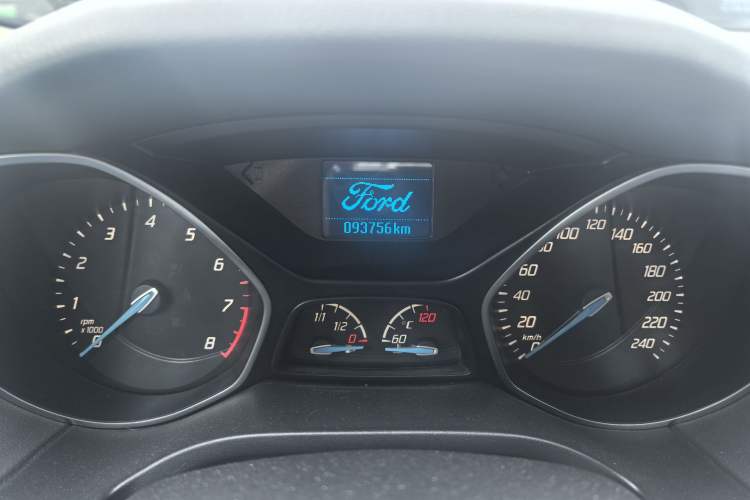 Used Ford Focus 2012 Sedan 1.6L Automatic Fashion Edition Odometer Close Up