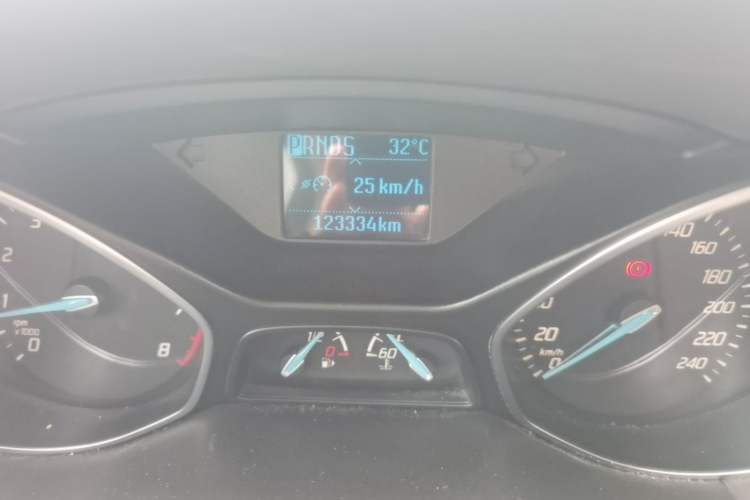Used Ford Focus 2012 Sedan 1.6L Automatic Fashion Edition Odometer Close Up