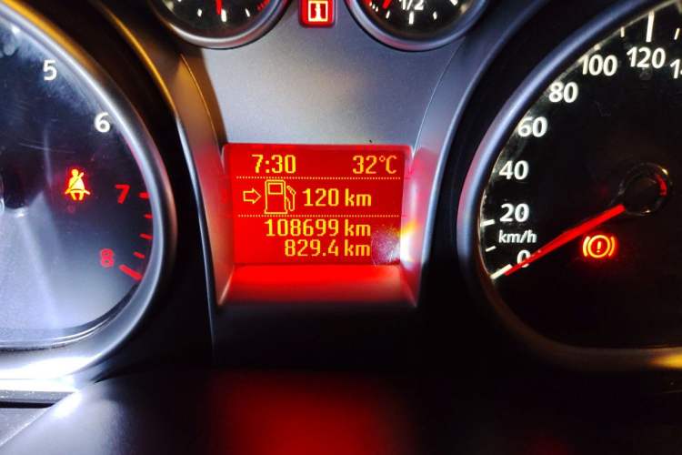 Used Ford Focus 2012 Hatchback Classic 1.8L Manual Base Model Odometer Close Up