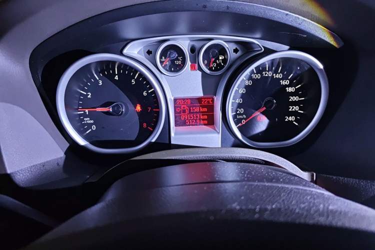 Used Ford Focus 2012 Sedan Classic 1.8L Manual Fashion Edition Odometer Close Up