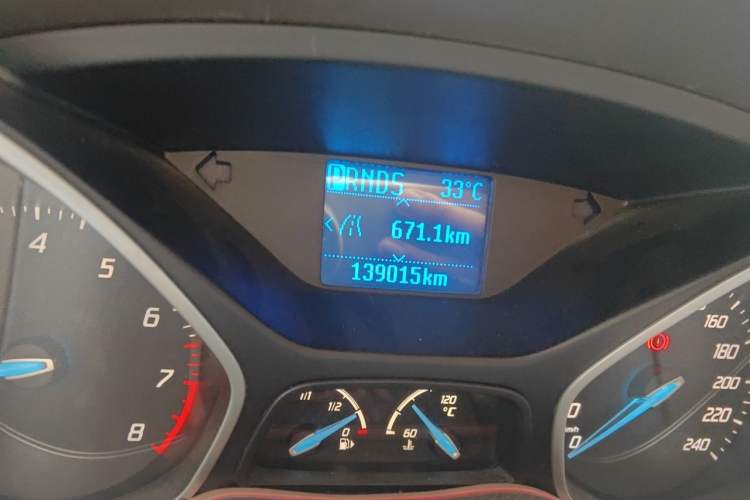 Used Ford Focus 2012 Sedan 1.6L Automatic Fashion Edition Odometer Close Up