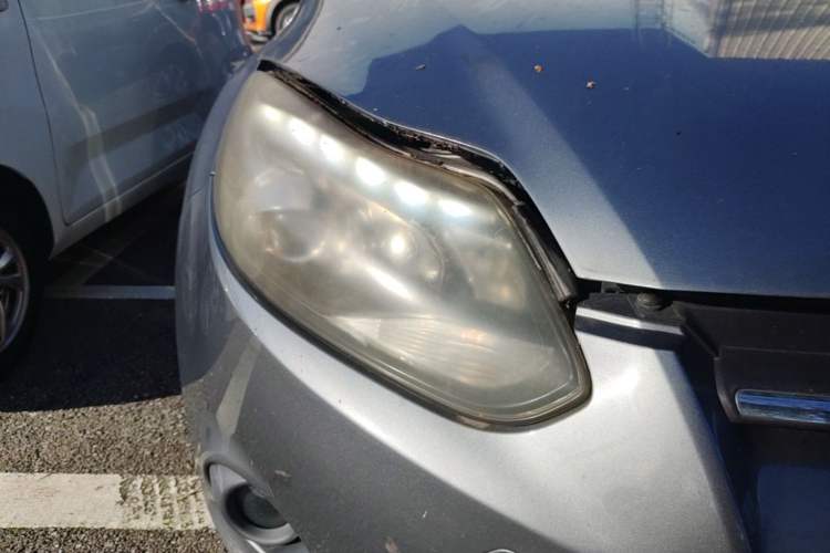 Used Ford Focus 2012 Sedan 1.6L Automatic Comfort Model Right Front Headlight