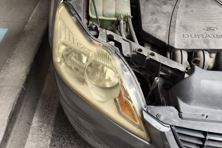 Used Ford Focus 2012 Sedan Classic 1.8L Automatic Base Model Right Front Headlight
