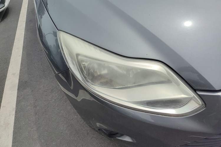 Used Ford Focus 2012 Sedan 1.6L Automatic Comfort Model Right Front Headlight