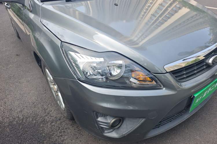 Used Ford Focus 2012 Hatchback Classic 1.8L Manual Base Model Right Front Headlight