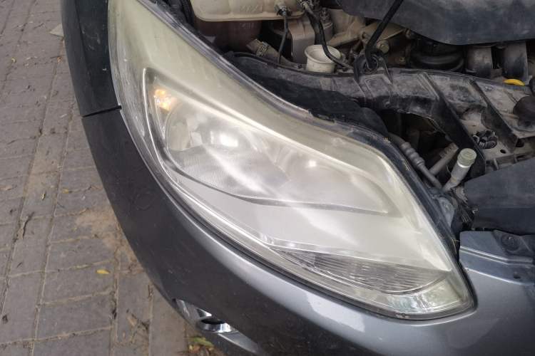 Used Ford Focus 2012 Hatchback 1.6L Automatic Fashion Edition Right Front Headlight