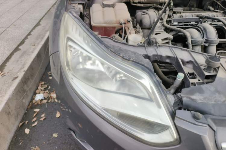 Used Ford Focus 2012 Sedan 1.6L Manual Fashion Edition Right Front Headlight