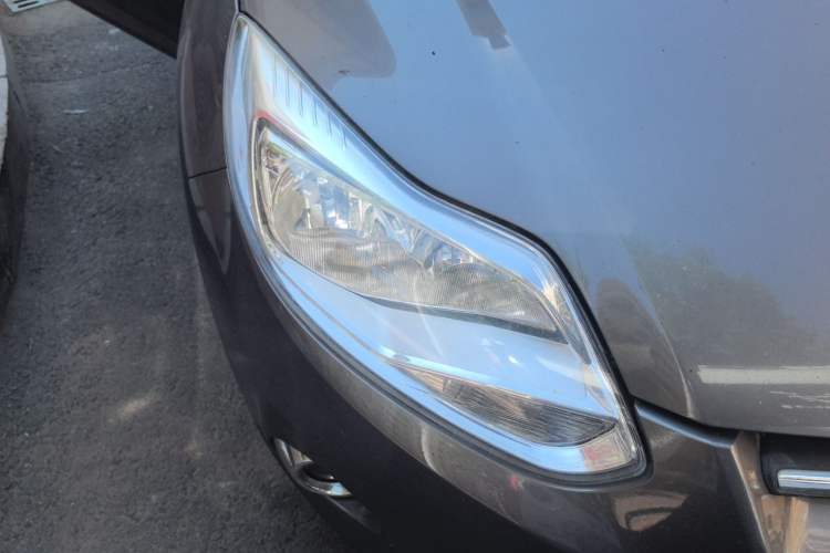 Used Ford Focus 2012 Sedan 1.6L Manual Fashion Edition Right Front Headlight