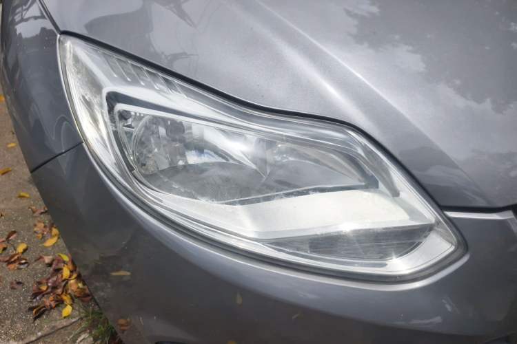 Used Ford Focus 2012 Sedan 1.6L Automatic Comfort Model Right Front Headlight