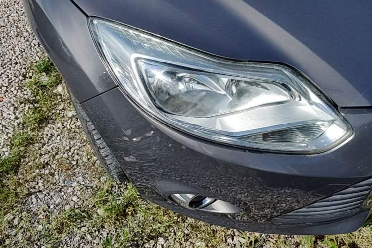 Used Ford Focus 2012 Sedan 1.6L Manual Fashion Edition Right Front Headlight