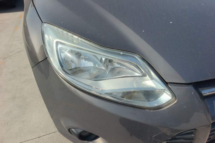 Used Ford Focus 2012 Sedan 1.6L Automatic Comfort Model Right Front Headlight