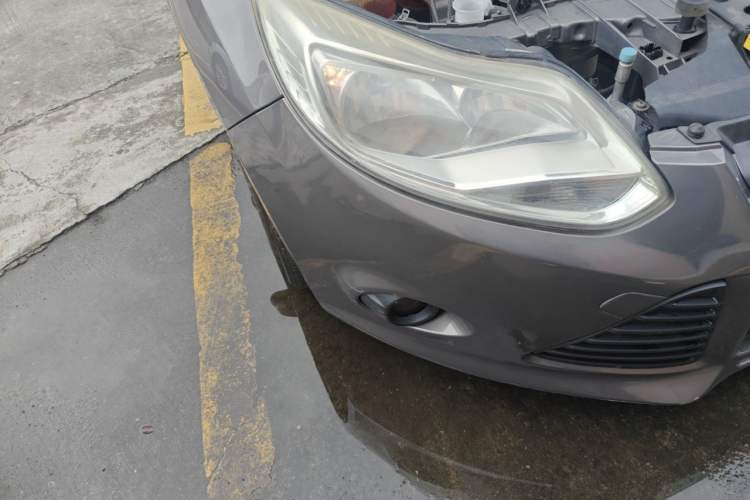 Used Ford Focus 2012 Sedan 1.6L Automatic Comfort Model Right Front Headlight